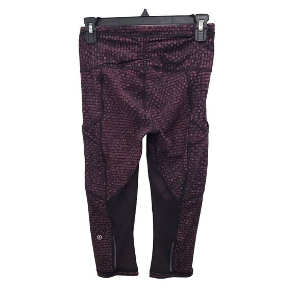 Lululemon Women's T60416 Black &‎ Wine Printed Mesh Back Crops W/ Pockets Size 4 - Picture 5 of 5